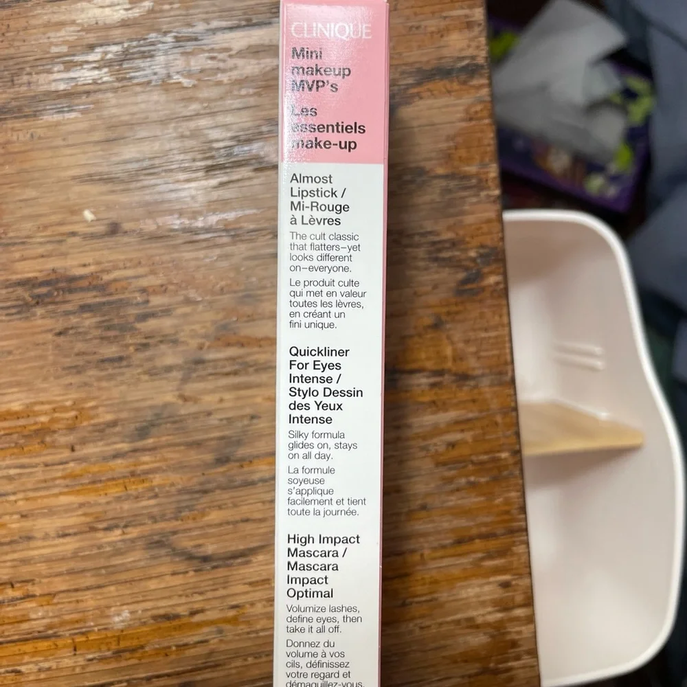 Clinique Mini makeup MVPs Les essentiels lipstick eyeliner mascara fan favorites - Picture 6 of 13